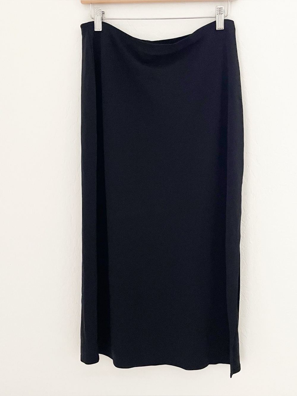 Gap vintage y2k stretchy black midi skirt with slit size medium